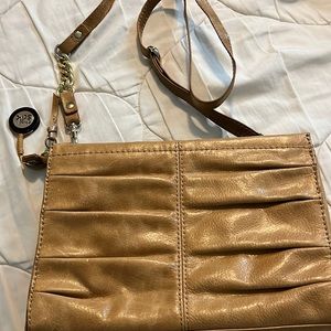 Ladies leather shoulder bag.